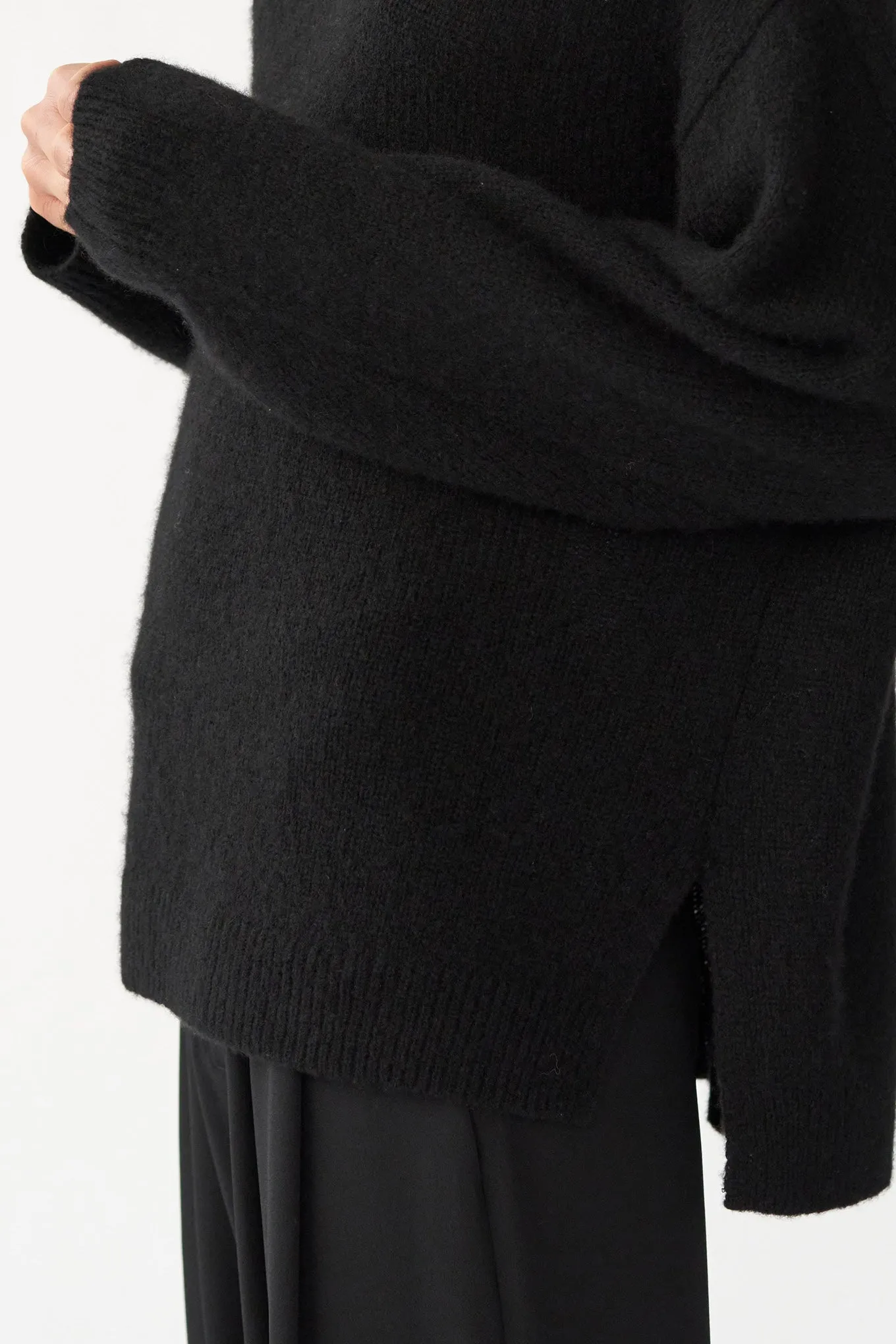 BEZ CREW KNIT - BLACK -  SILK/CASHMERE