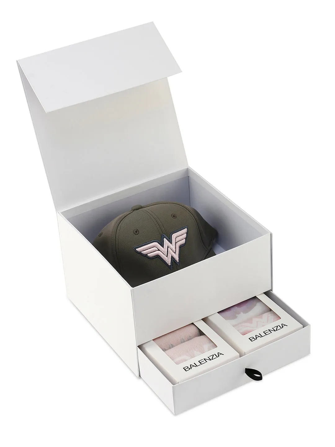 Women's Justice League | Wonder Woman Theme Gift Box | Socks and Cap | Officially Licensed